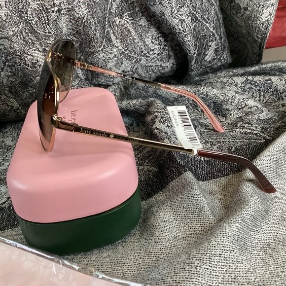 Kate Spade sunglasses NWT aviator gradient lens glasses case and cloth included - Picture 9 of 10